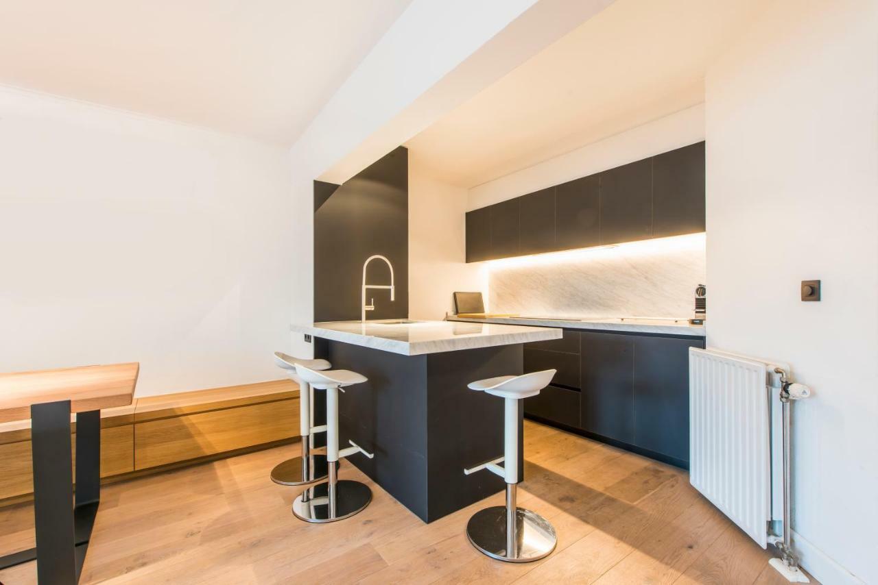 Ruim En Modern Appartement Te Knokke Nabij De Dijk Luaran gambar