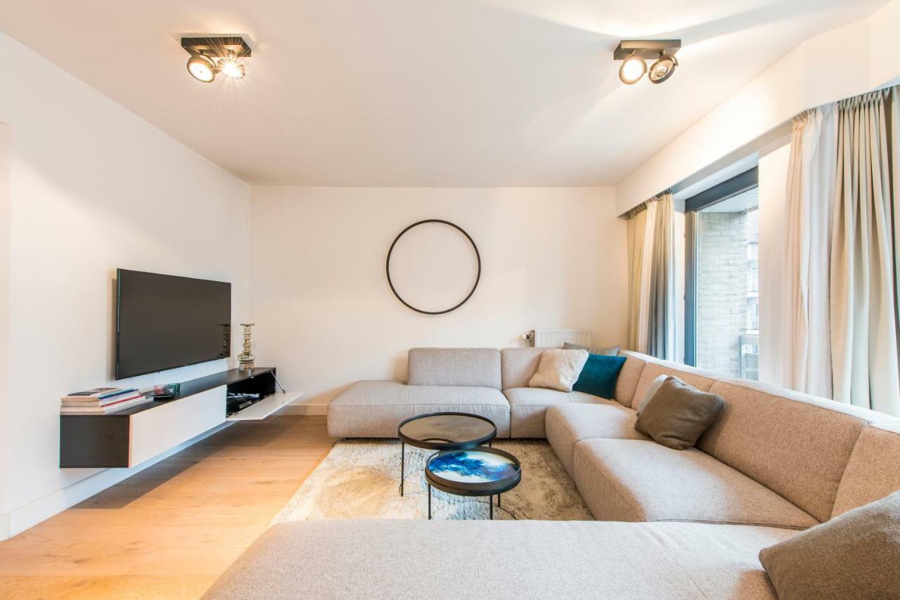 Ruim En Modern Appartement Te Knokke Nabij De Dijk Luaran gambar